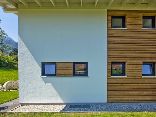 Fertighaus Bayerisch Gmain von Regnauer Hausbau Schlüsselfertig ab 379645€, Satteldach-Klassiker Außenansicht 10