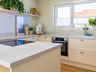 Fertighaus Satteldach Landhaus 241 von LUXHAUS, Satteldach-Klassiker Innenansicht 1