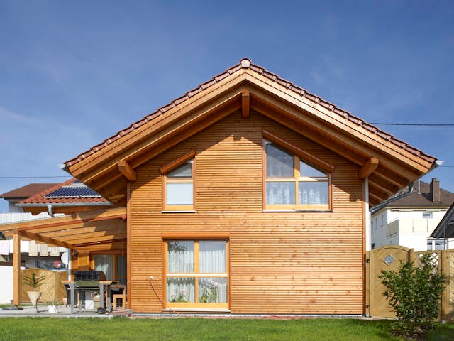 Blockhaus Beilstein von Rems-Murr-Holzhaus Schlüsselfertig ab 288744€, Blockhaus Außenansicht 2