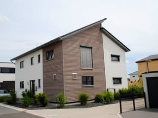 Fertighaus Beispielhaus 2 von CAL-Classic-Haus Schlüsselfertig ab 430000€, Satteldach-Klassiker Außenansicht 2