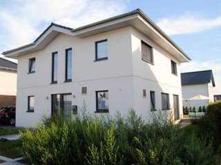 Fertighaus Beispielhaus 3 von CAL-Classic-Haus Schlüsselfertig ab 340000€, Satteldach-Klassiker Außenansicht 3