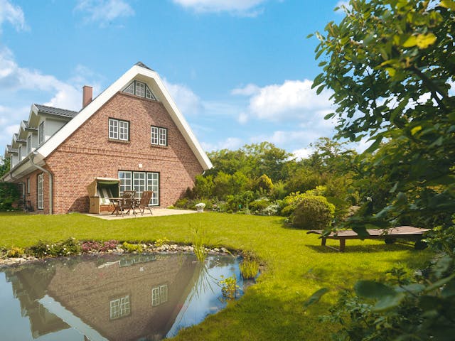 Fertighaus Billund - nordischer Stil von Danhaus Deutschland, Satteldach-Klassiker Außenansicht 2