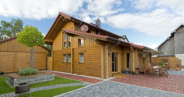 Holzhaus Bauhaus V1 Außenansicht