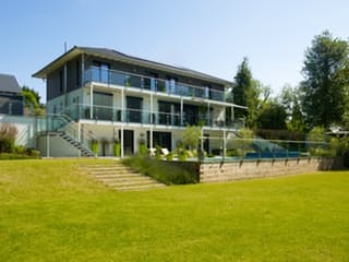 Fertighaus Bond - Kundenhaus von Bau-Fritz Schlüsselfertig ab 980000€, Stadtvilla Außenansicht 2