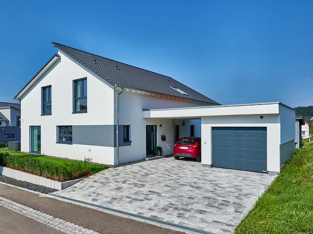 Fertighaus Haus Buchwald von Fertighaus WEISS Schlüsselfertig ab 588464€, Pultdachhaus Außenansicht 3
