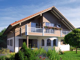 Fertighaus Musterhaus Poing von Bodenseehaus, Satteldach-Klassiker Außenansicht 1