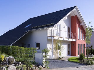 Fertighaus Musterhaus Villingen-Schwenningen von Bodenseehaus, Satteldach-Klassiker Außenansicht 2
