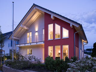 Fertighaus Musterhaus Villingen-Schwenningen von Bodenseehaus, Satteldach-Klassiker Außenansicht 4