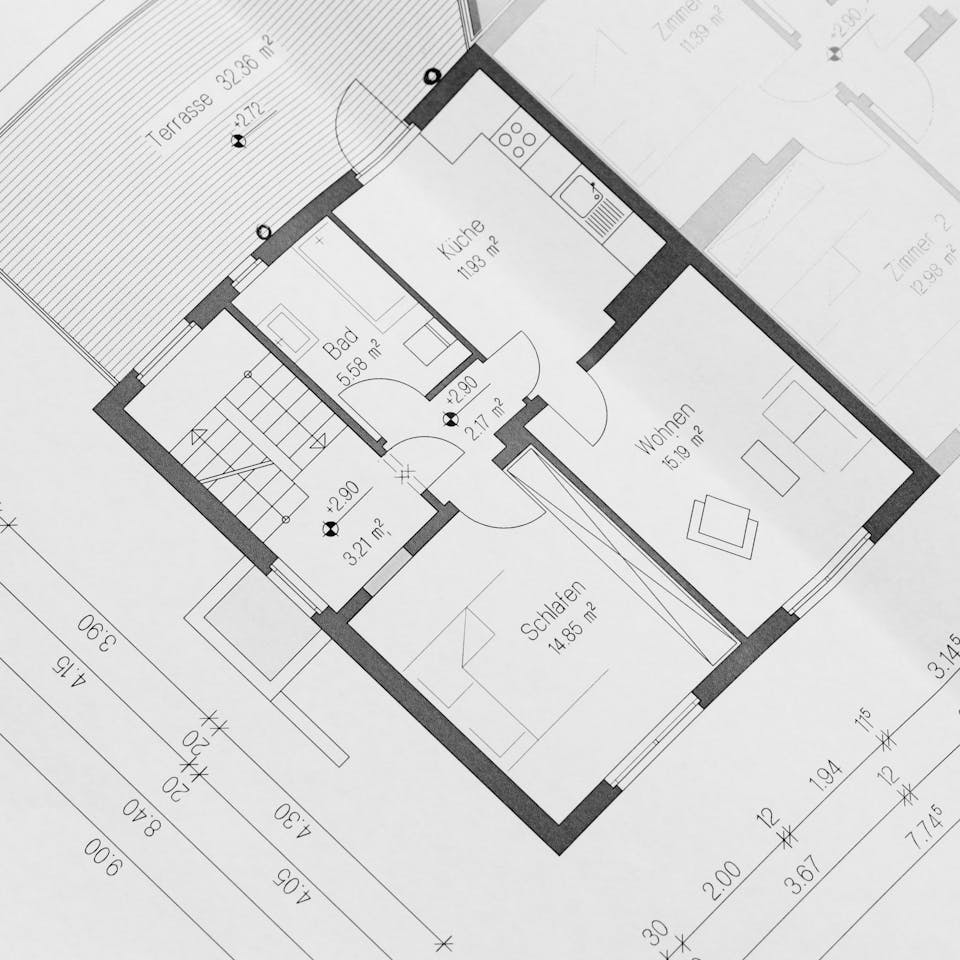 Bauplan und Grundriss – Vertragsprüfung beim Hausbau