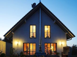 Fertighaus Britta (KfW-Effizienzhaus 40 EE) von Dammann-Haus Schlüsselfertig ab 310500€, Satteldach-Klassiker Außenansicht 4