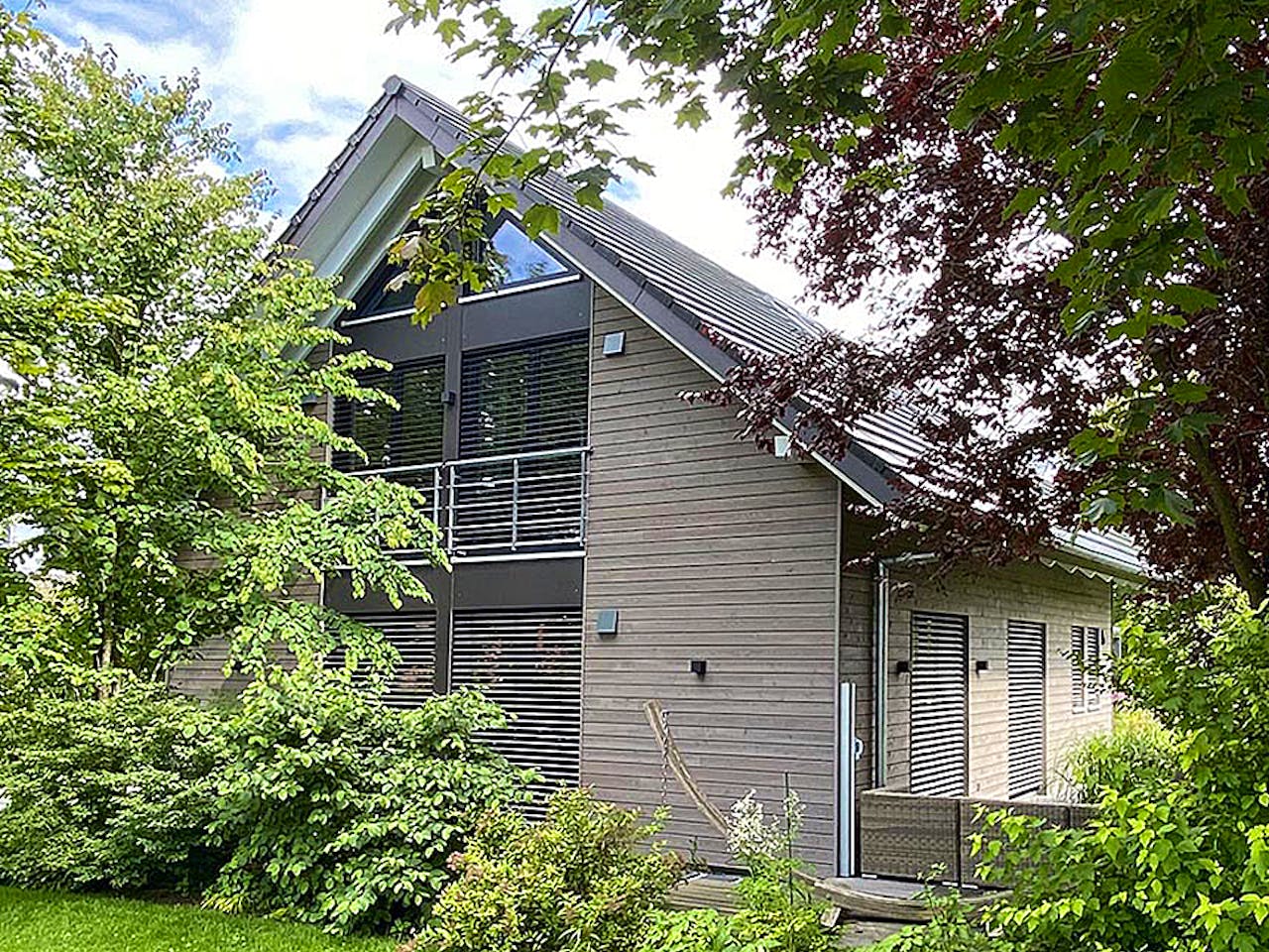 Fertighaus Julia 2 (KfW-Effizienzhaus 40 EE) von Dammann-Haus Schlüsselfertig ab 339200€, Satteldach-Klassiker Außenansicht 1