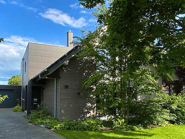 Fertighaus Julia 2 (KfW-Effizienzhaus 40 EE) von Dammann-Haus Schlüsselfertig ab 339200€, Satteldach-Klassiker Außenansicht 2