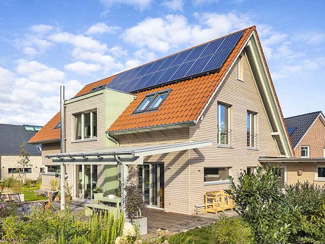 Fertighaus Julia 3 (KfW-Effizienzhaus 40 EE) von Dammann-Haus Schlüsselfertig ab 406500€, Satteldach-Klassiker Außenansicht 3