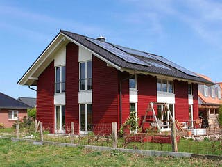 Fertighaus Jutta (KfW-Effizienzhaus 40 EE) von Dammann-Haus Schlüsselfertig ab 379200€, Satteldach-Klassiker Außenansicht 5