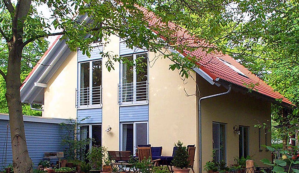 Fertighaus Myrna (KfW-Effizienzhaus 40 EE) von Dammann-Haus Schlüsselfertig ab 327800€, Satteldach-Klassiker Außenansicht 1