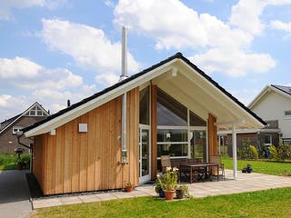 Fertighaus Natalie 3 (KfW-Effizienzhaus 40 EE) von Dammann-Haus Schlüsselfertig ab 320300€, Bungalow Außenansicht 2