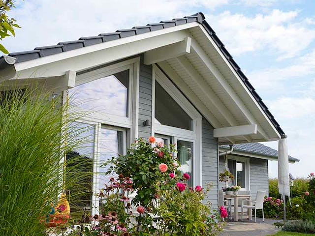 Fertighaus Natalie (KfW-Effizienzhaus 40 EE) von Dammann-Haus Schlüsselfertig ab 392000€, Bungalow Außenansicht 2