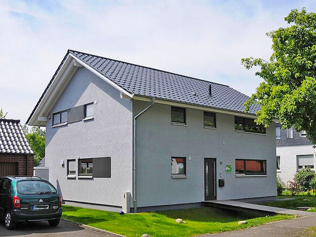 Fertighaus Nicole (KfW-Effizienzhaus 40 EE) von Dammann-Haus Schlüsselfertig ab 311700€, Satteldach-Klassiker Außenansicht 3