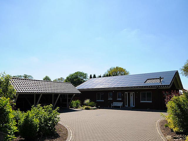 Fertighaus Rosi 3 (KfW-Effizienzhaus 40 EE) von Dammann-Haus Schlüsselfertig ab 328300€, Bungalow Außenansicht 3