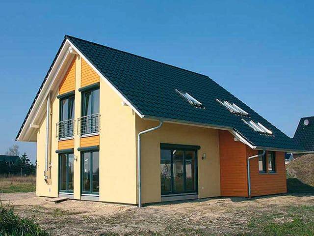 Fertighaus Steffy (KfW-Effizienzhaus 40 EE) von Dammann-Haus Schlüsselfertig ab 336800€, Satteldach-Klassiker Außenansicht 2
