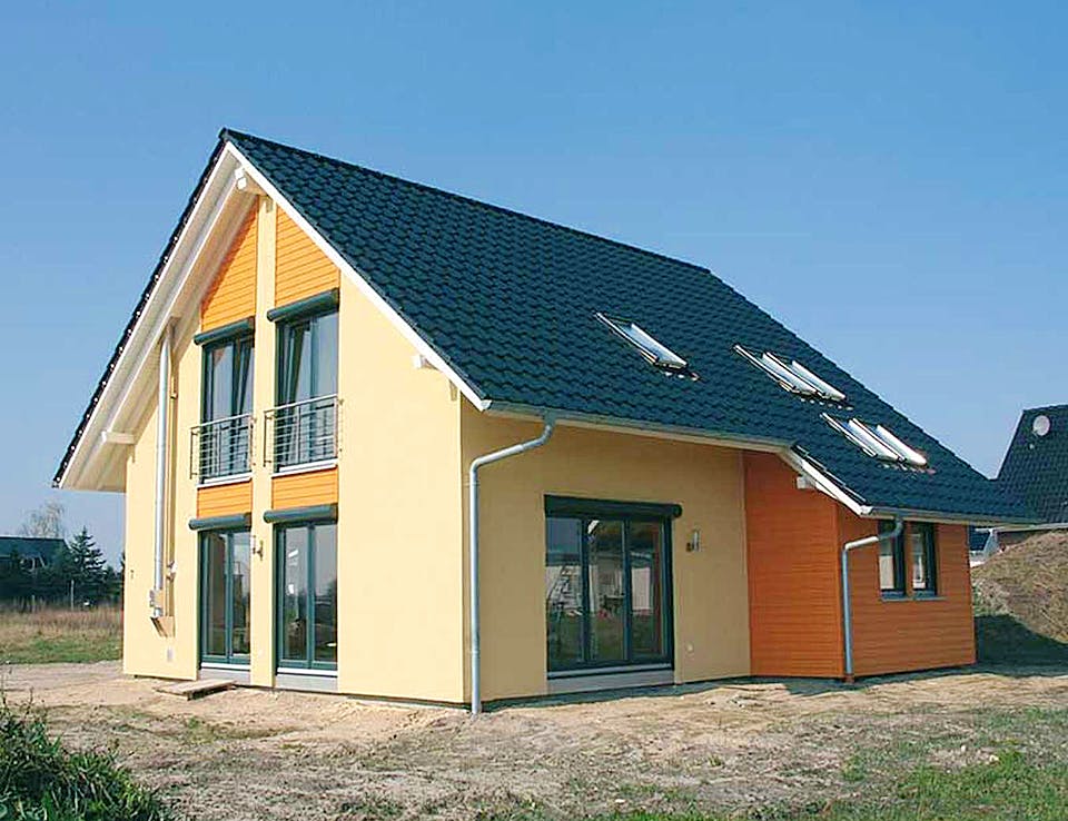 Fertighaus Steffy (KfW-Effizienzhaus 40 EE) von Dammann-Haus Schlüsselfertig ab 336800€, Satteldach-Klassiker Außenansicht 2