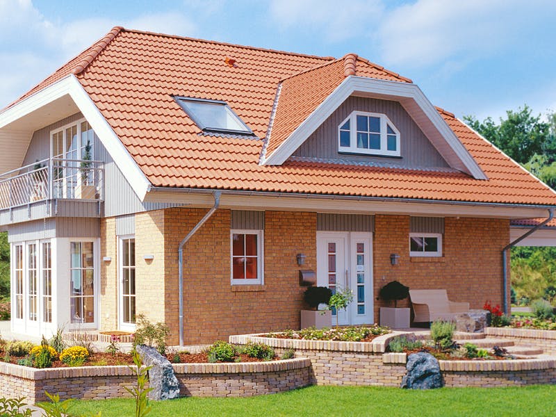 Landhaus mit Krüppelwalmdach von Danhaus