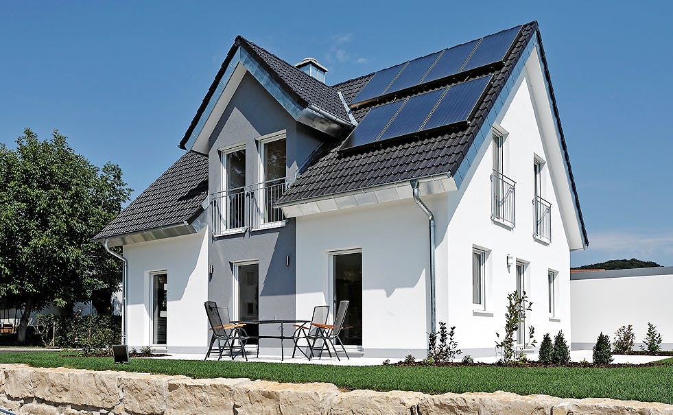 Massivhaus ICON 3+ mit Quergiebel von Dennert Massivhaus Ausbauhaus ab 218500€, Satteldach-Klassiker Außenansicht 2