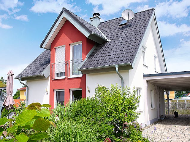 Massivhaus ICON 3 mit Quergiebel von Dennert Massivhaus Ausbauhaus ab 247288€, Satteldach-Klassiker Außenansicht 2