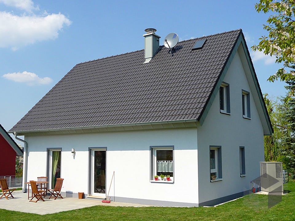 ICON 3+ mit Satteldach von Dennert Massivhaus Außenansicht