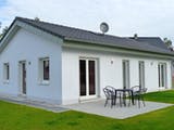 Massivhaus ICON Bungalow von Dennert Massivhaus Ausbauhaus ab 216300€, Bungalow Außenansicht 2