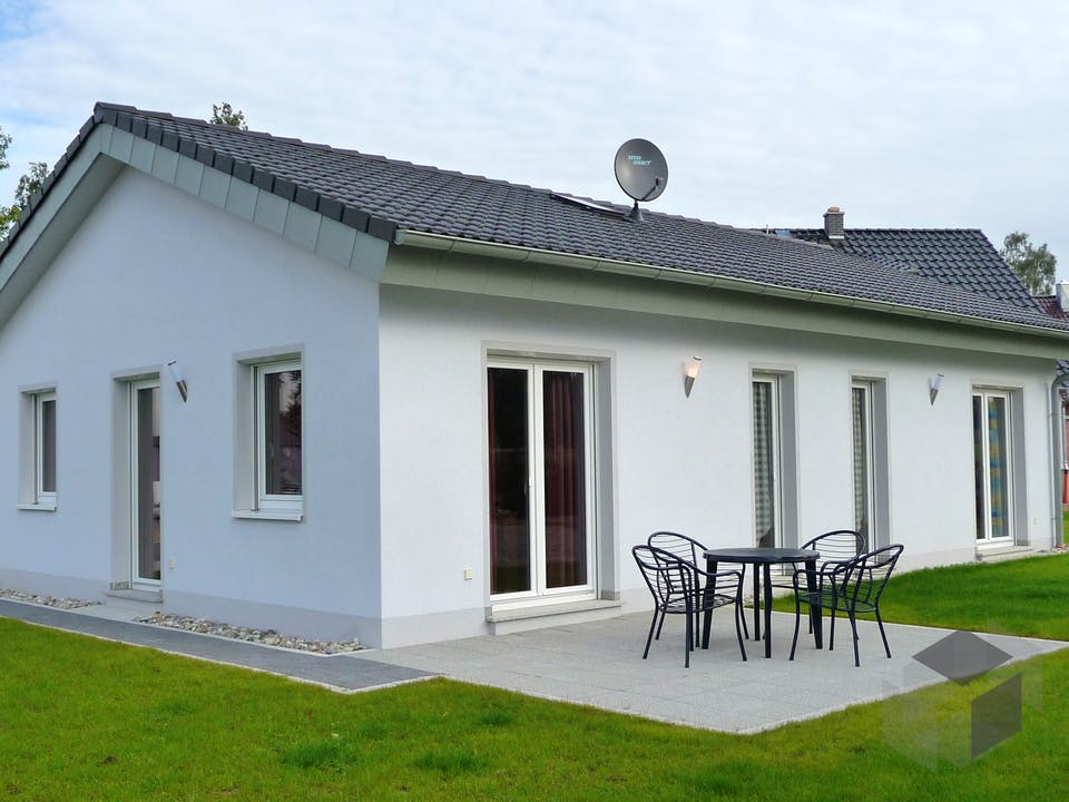 ICON Bungalow von Dennert Massivhaus Außenansicht