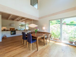 Blockhaus D112 Deininger-Bauer von Frammelsberger R. Ingenieur-Holzbau, Satteldach-Klassiker Innenansicht 5