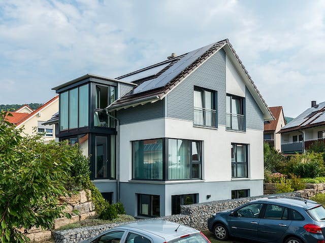 Blockhaus D176 Becker von Frammelsberger R. Ingenieur-Holzbau, Satteldach-Klassiker Außenansicht 1