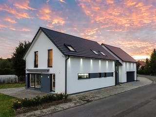 Blockhaus D282 Kocher von Frammelsberger R. Ingenieur-Holzbau, Satteldach-Klassiker Außenansicht 5