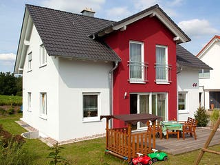 Massivhaus Haus Blum von Dümer Massivbau, Satteldach-Klassiker Außenansicht 2