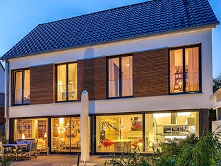 Massivhaus Haus Zacher von Dümer Massivbau, Satteldach-Klassiker Außenansicht 2