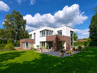 Massivhaus Haus H. von planen + bauen, Stadtvilla Außenansicht 1
