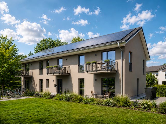 Massivhaus Haus Ahrensfelde von ROTH MASSIVHAUS Schlüsselfertig ab 1207000€, Satteldach-Klassiker Außenansicht 1