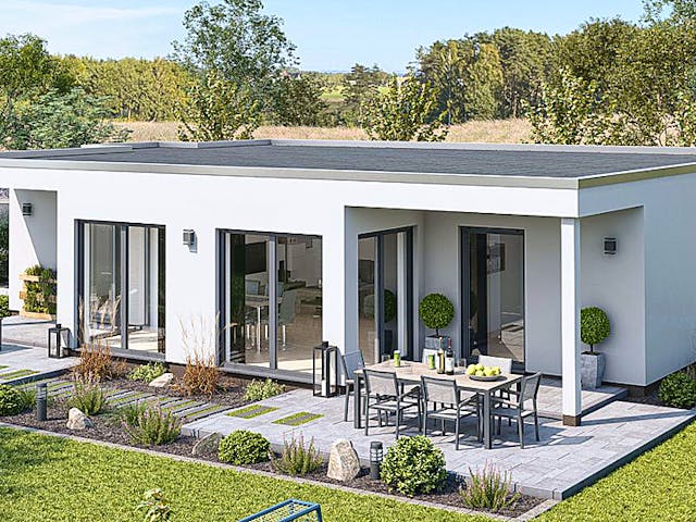 Fertighaus BUNGALOW F88-130 Var. Putz von EBH Haus Schlüsselfertig ab 289000€, Satteldach-Klassiker Außenansicht 1