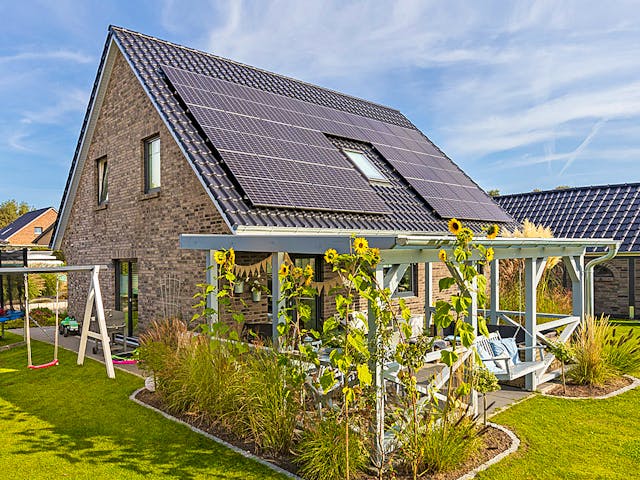 Massivhaus Vario-Haus 130 von ECO System HAUS Schlüsselfertig ab 282700€, Satteldach-Klassiker Außenansicht 2