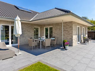 Massivhaus Winkelbungalow 140 von ECO System HAUS Schlüsselfertig ab 306800€, Bungalow Außenansicht 4