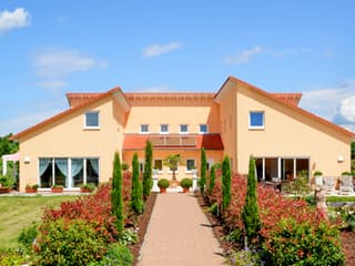 Fertighaus Erbenheim von Albert Haus Schlüsselfertig ab 451500€, Pultdachhaus Außenansicht 1