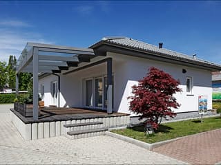 Fertighaus Family VII Emotion von Vario-Haus - Österreich Schlüsselfertig ab 210311€, Bungalow Außenansicht 2