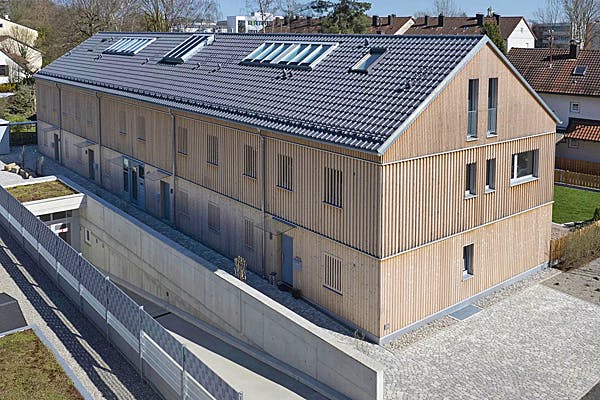 fdf1ba8b_portraitblock1