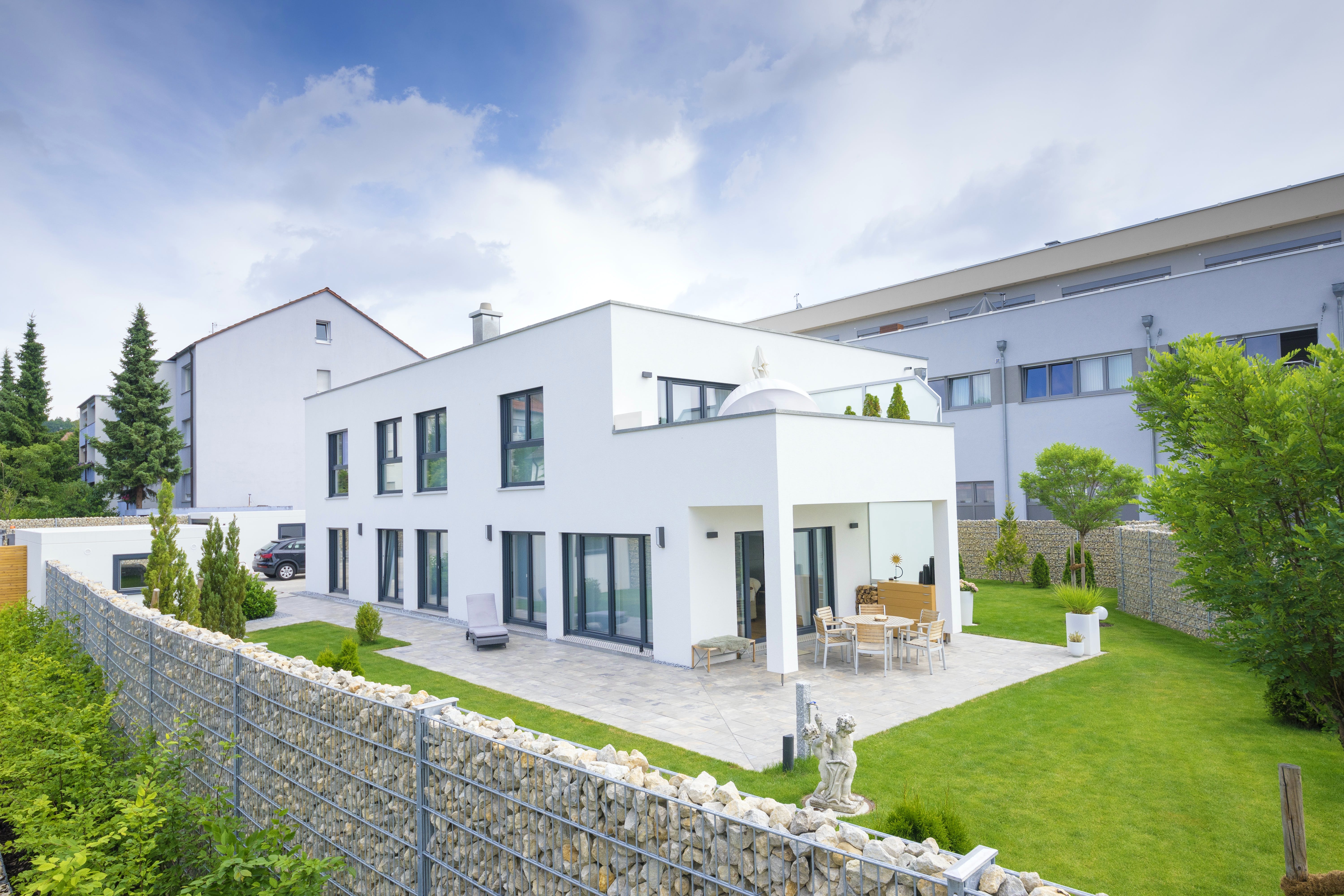 Fertighaus Bauhaus 333 von FischerHaus Schlüsselfertig ab 732600€, Cubushaus Außenansicht 1