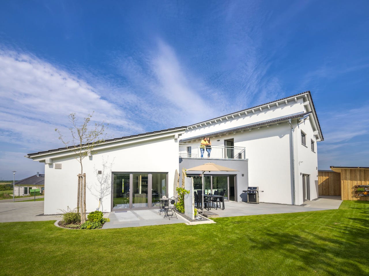 Fertighaus Modern 240 von FischerHaus Schlüsselfertig ab 696960€, Pultdachhaus Außenansicht 1