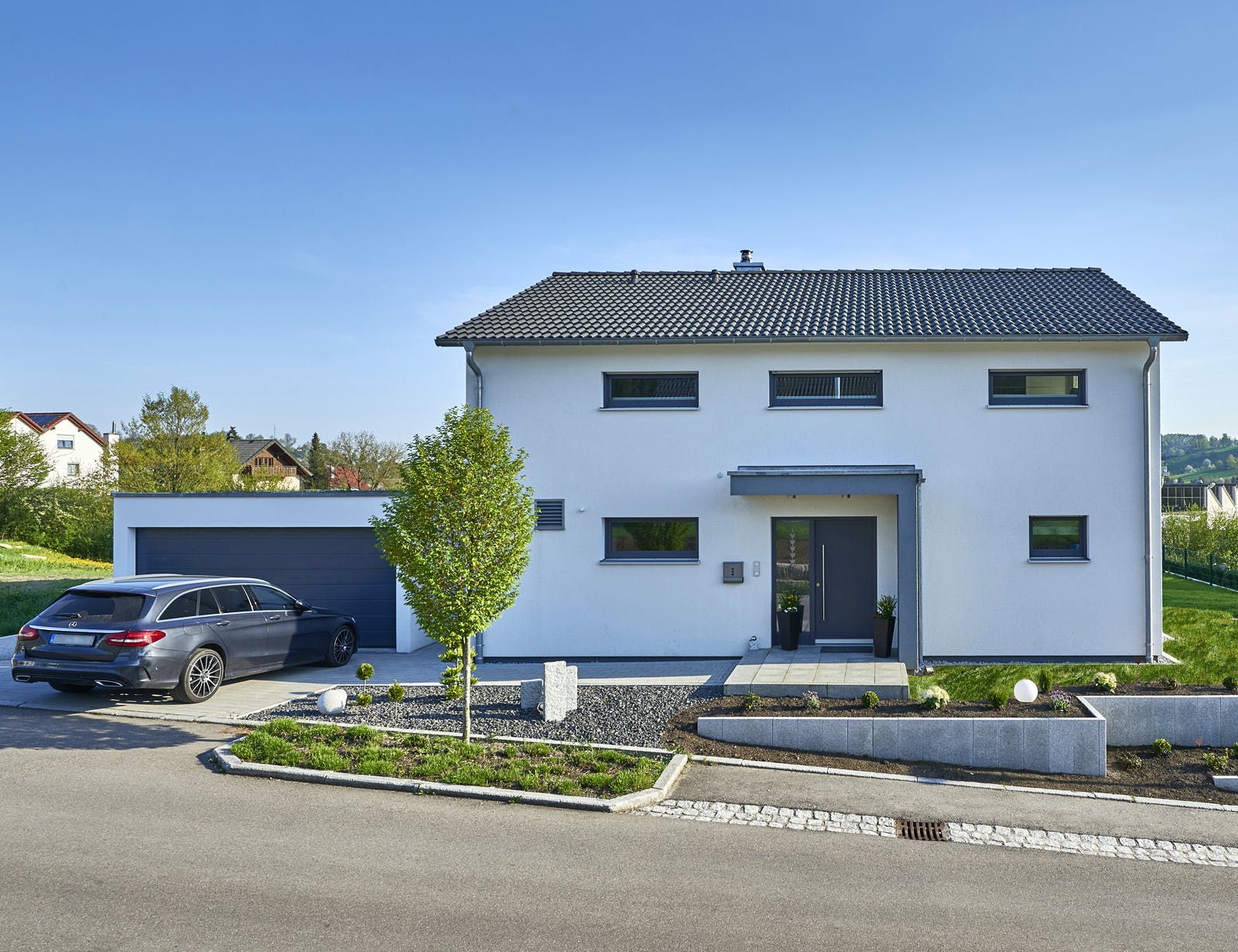 Fertighaus Haus Elsa von Fertighaus WEISS Schlüsselfertig ab 406000€, Satteldach-Klassiker Außenansicht 2