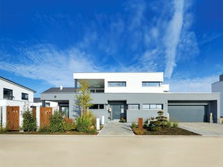 Fertighaus Haus Geyer von WEISS Holzhaus Schlüsselfertig ab 755828€, Cubushaus Außenansicht 2 Fertighaus Haus Geyer von WEISS Holzhaus Schlüsselfertig ab 755828€, Cubushaus Außenansicht 2
