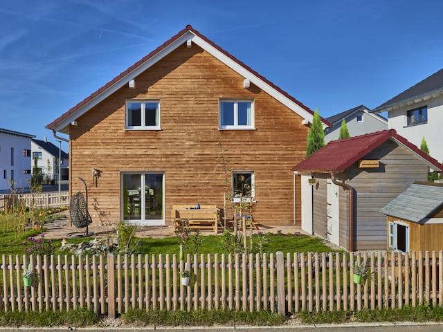 Fertighaus Haus Schmahlfeldt von Fertighaus WEISS Schlüsselfertig ab 440982€, Satteldach-Klassiker Außenansicht 3
