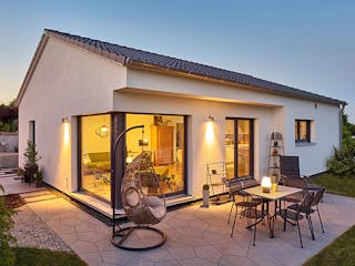 Fertighaus Haus CR von Fertighaus WEISS Schlüsselfertig ab 287713€, Bungalow Außenansicht 2